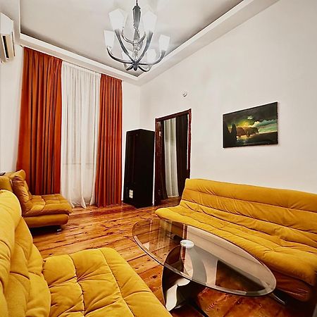 Rezis sweet home Tbilisi Buitenkant foto